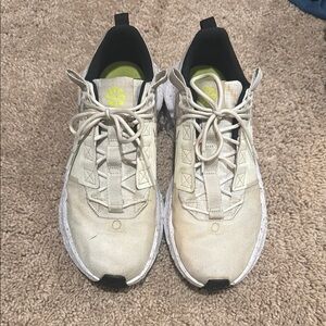 Men's Cream Athletic Shoes